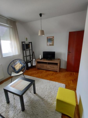 Freya Apartment - Free Private parking